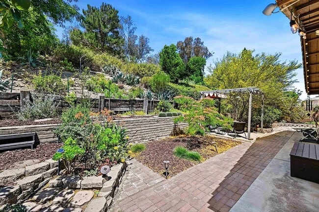 Photo - 462 Dewane Dr