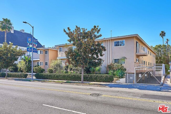 Building Photo - 443 S Wilton Pl Unit 22
