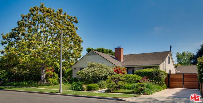 Photo - 3363 Colbert Ave