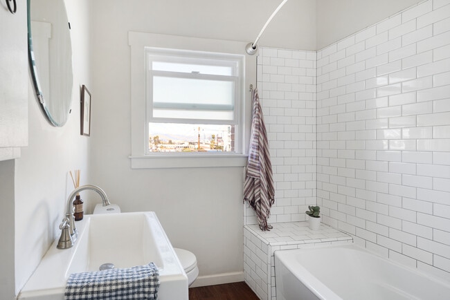 Photo - 4125 S Figueroa St Unit 405