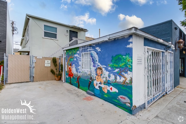 Building Photo - Remodeled 1Bd/1Ba Upstairs Condo in the He...