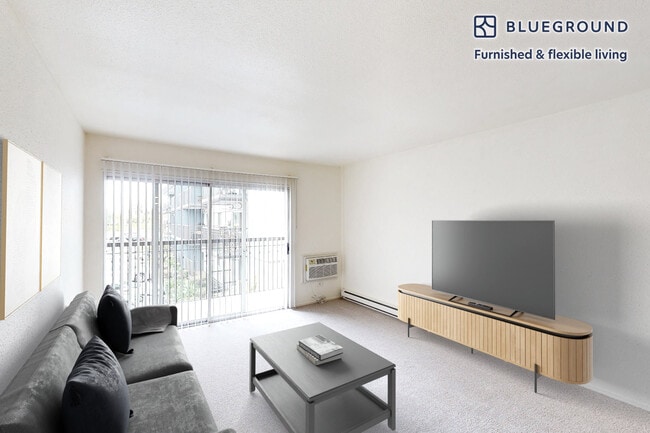 Building Photo - 333 1st St