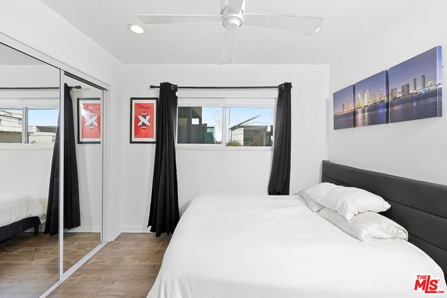 Photo - 1914 Pacific Ave