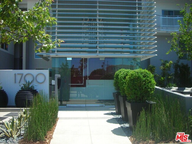Building Photo - 1700 Sawtelle Blvd Unit PH19