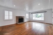 Photo - 286 E 19th St
