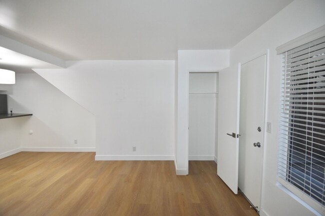 Photo - 12015 Burbank Blvd Unit 02