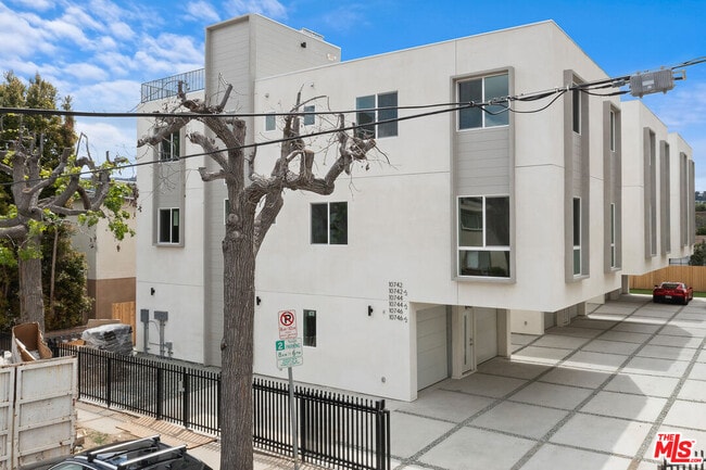 Photo - 10746 Hortense St Condo