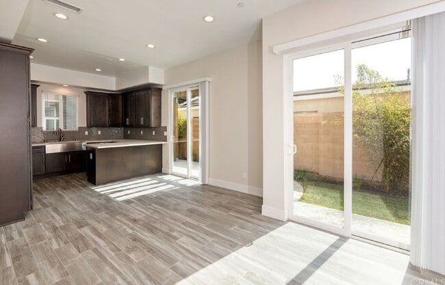 KITCHEN ENTRACE TO PATIO - 14412 Yukon Ave