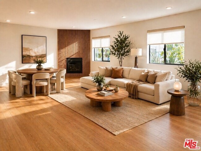 Building Photo - 1146 Hacienda Pl Unit 4