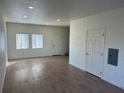 Photo - 575 E Newlove Dr