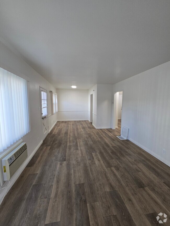 Building Photo - 13512 Victory Blvd Rental