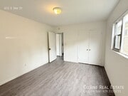 Photo - 631 E 3rd St