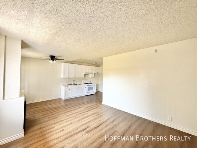 Building Photo - 15552 Nordhoff St