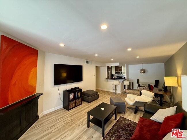 Photo - 8530 Holloway Dr Condo Unit 217