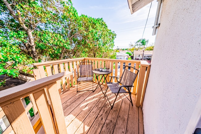 Photo - 1030 Fern St