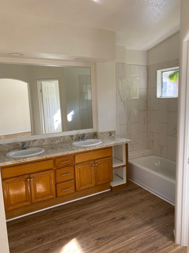 Photo - 2150 Lago Madero