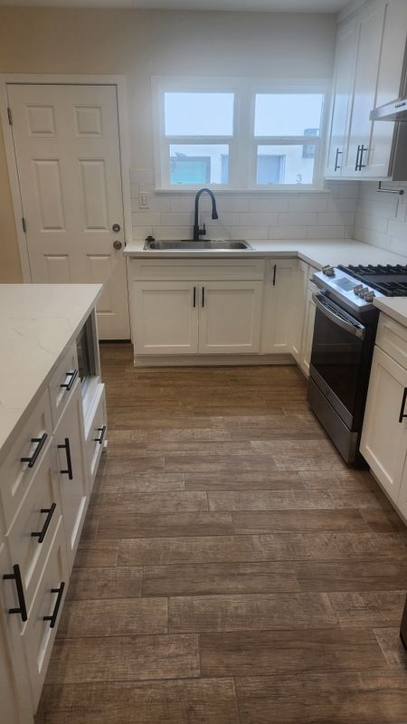 Photo - 6069 Comey Ave