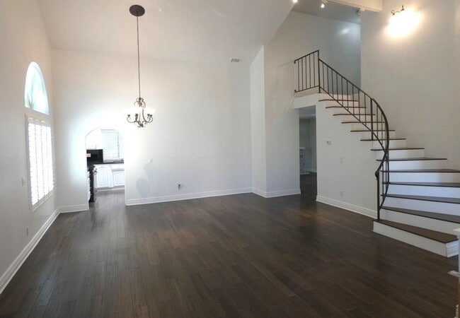 Photo - Gorgeous 4 bedroom & 3 bathroom house