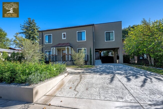 Building Photo - Marengo Unit South Marengo