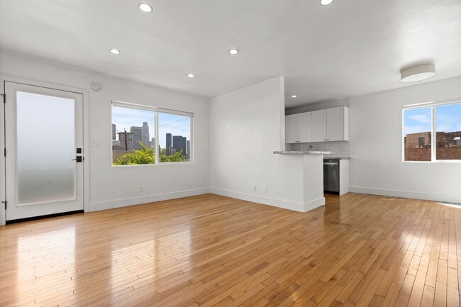 Photo - 1167 Bellevue Ave Unit #3