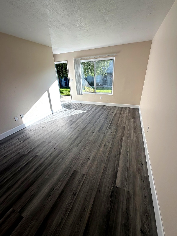 Photo - 610 Silverwood Ave