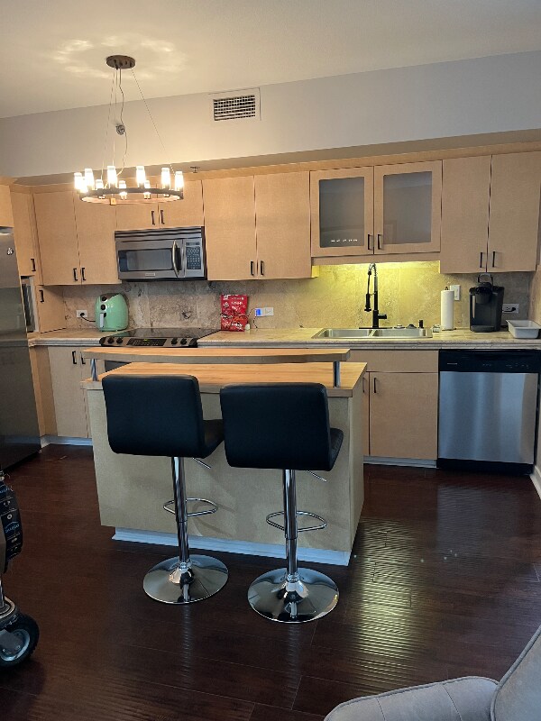 Photo - 425 W Beech St