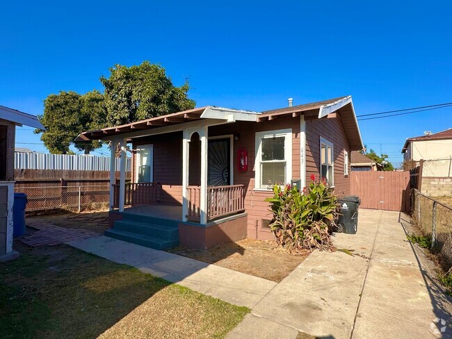 Building Photo - 1658 Unit 643 Rental