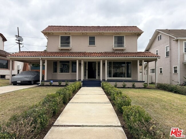 Building Photo - 2142 S Victoria Ave