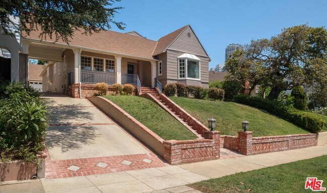 Photo - 10707 Wellworth Ave