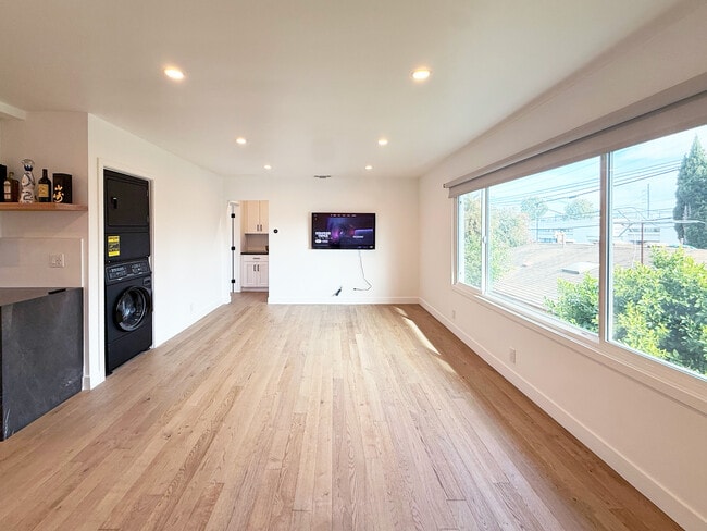 Photo - 1756 Franklin St Unit 3