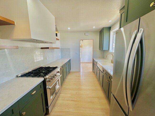 Photo - 12735 Fairford Ave