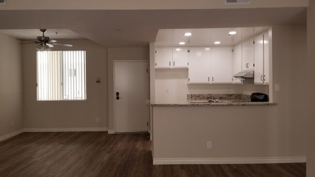 Photo - 90 N Michigan Ave Unit 105