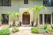 Photo - 2000 N Hobart Blvd House