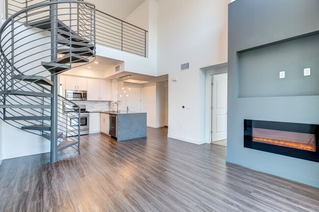 Building Photo - Unit Type: D2 Penthouse | 2 Bedroom + Loft... Unit 504PH