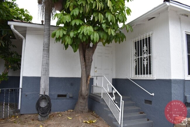 Building Photo - Charming Two-Bedroom, One-Bath Unit – Avai... Rental