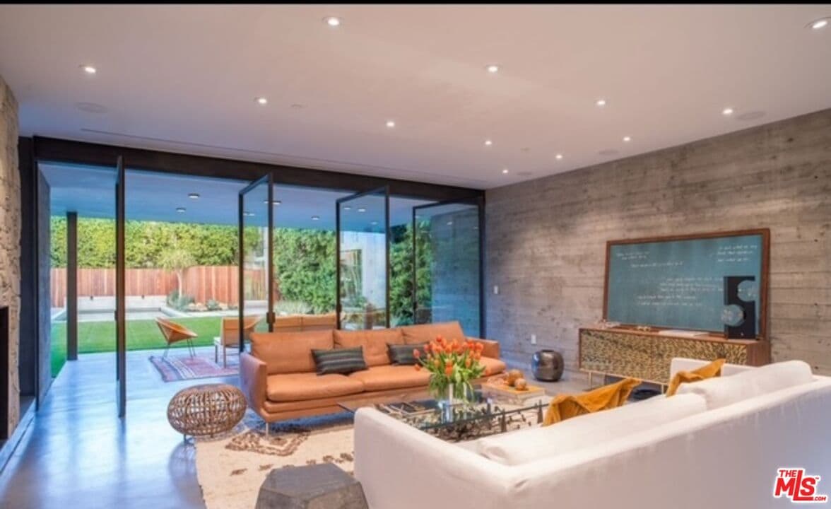 Photo - 800 Orlando Ave