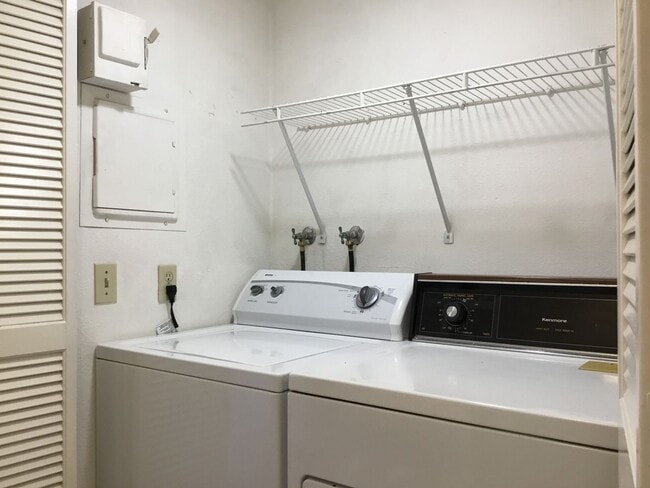 Photo - 2BR/2BA Condo with AC, Washer/Dryer in Uni...