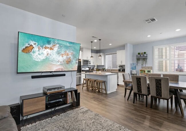 Photo - 524 Turnstone Ln