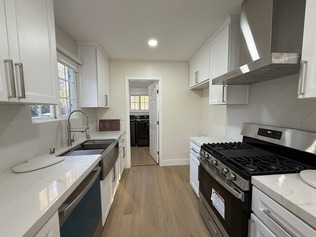 Photo - 9123 Woodley Ave