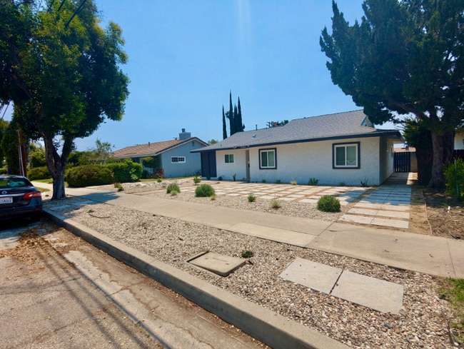 Photo - 19036 Plummer St