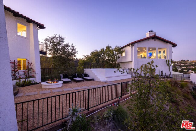 Photo - 8300 Grand View Dr