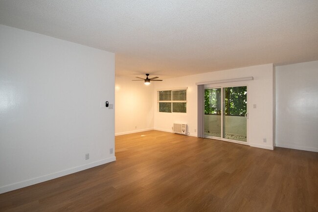 Photo - 10855 Morrison St Unit 07