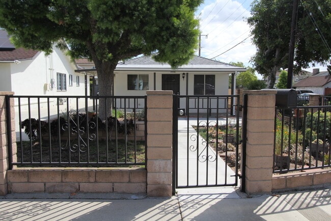 Photo - 4302 Muscatel Ave