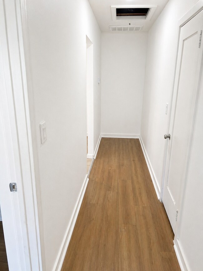 Photo - 1047 W Vernon Ave Unit 1047 1/2