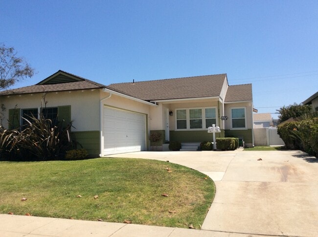 Building Photo - 3932 Walgrove Ave