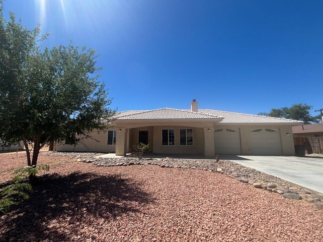 Building Photo - 3 bed 2 bth in Apple Valley. Apply today!