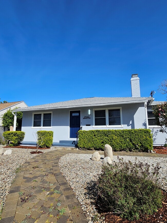 Photo - 2942 Midvale Ave