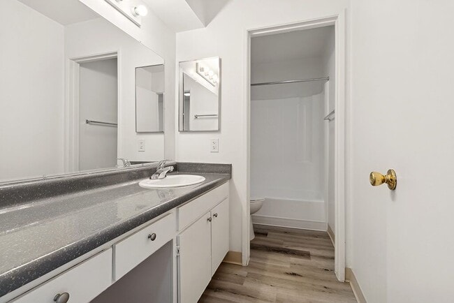 Photo - Canyon Rim Apartments