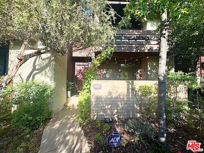 Building Photo - 21930 Marylee St Unit 97