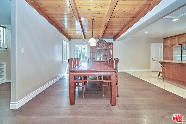 Photo - 4736 Rosemont Ave